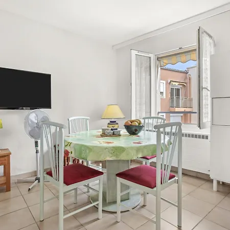 Apartment A 200 M De La *
